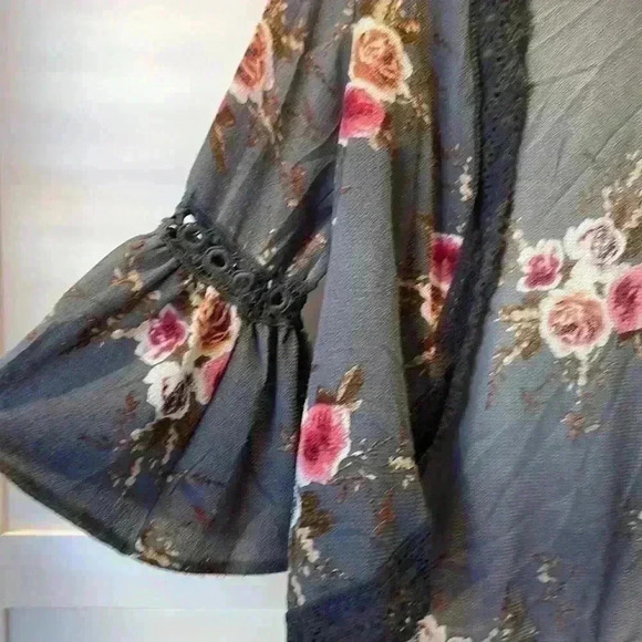 Floral kimono, Style Mid Length - Picture 3 of 5